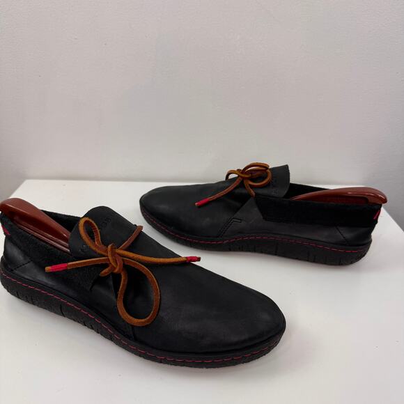 Manitobah Modern Moccasin Shoes Womens US 10 Black Grain Leather Flat 4120006 - Picture 2 of 8